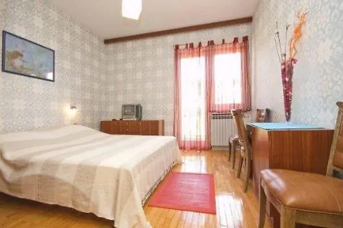 Apartament Ra *